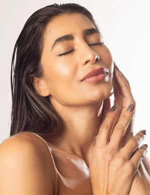 Massagear suavemente até completa absorção